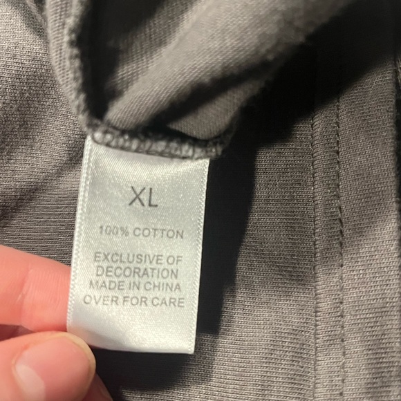 Essentials tee - Picture 4 of 5